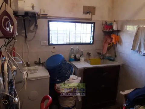 Casa 7 ambientes con 1 baño