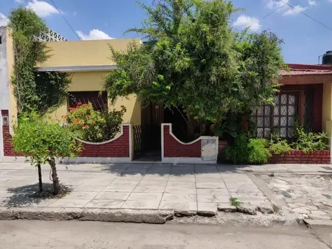 EN VENTA HERMOSA CASA EN EL PALOMAR, CON DOS DORMITORIOS TODA EN UNA SOLA PLANTA - FICHA 9943