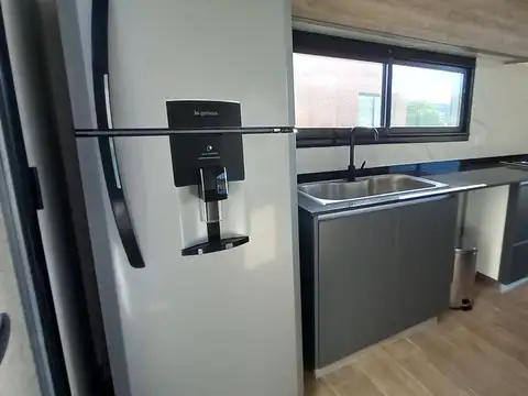 Casa 4 ambientes con 2 baños