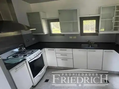 Casa en Venta con 3 cocheras