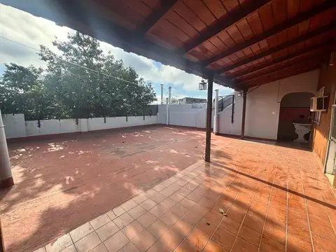 3 amb al Fte en 1ER PISO indep. MB c/Patio y Terraza, Mascotas ok, consulte!
