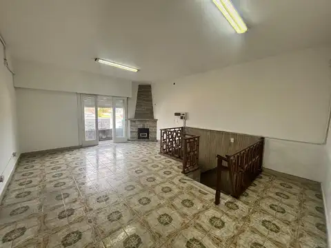 Depto Tipo Casa en Alquiler 60 años
