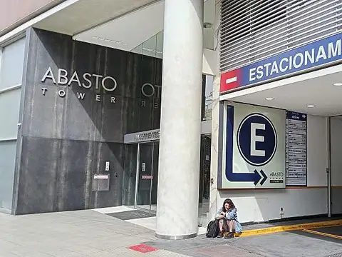 Oficina 760 m2 en Abasto Edificio nuevo 22 metros de aventanamiento Dúplex Cochera