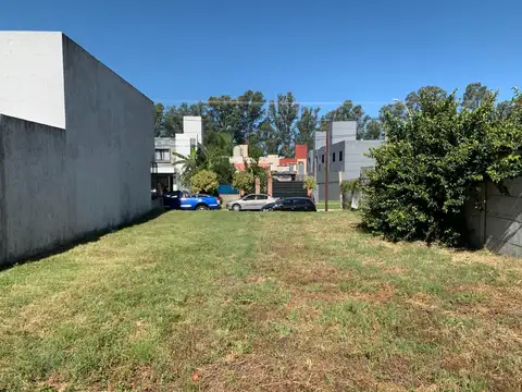 Nuevo Urca Terreno en Venta