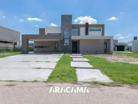 Casa en Venta con 4 dormitorios en La Providencia - Canning