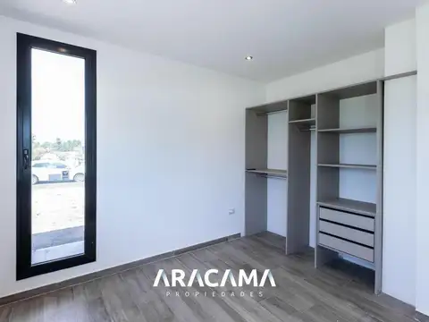 Casa en Venta con 4 dormitorios en La Providencia - Canning