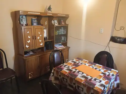 Casa 5 ambientes con 2 baños
