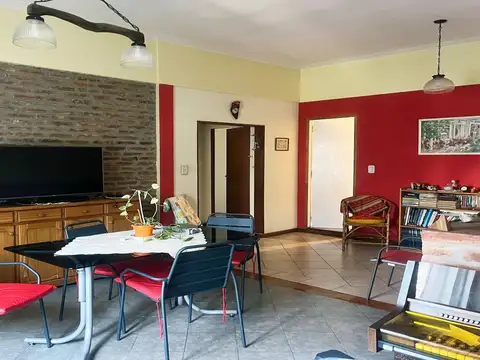 Depto Tipo Casa 4 ambientes con 2 baños