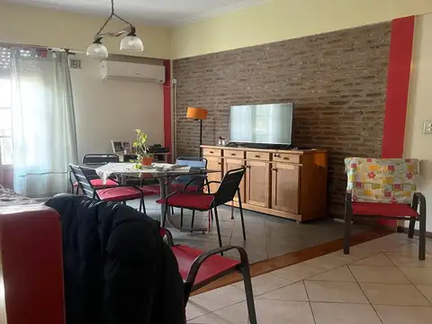 Depto Tipo Casa en Venta de 4 ambientes