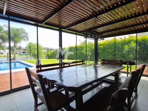 Casa 4 ambientes con 3 baños