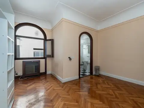 Departamento en Alquiler en Monserrat, $ 700.000