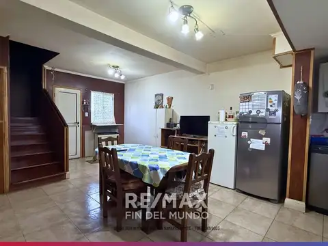 Casa 6 ambientes con 2 baños