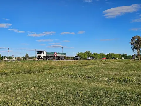 Lotes 1.775m2 con Frente ruta 151, con escritura y servicios