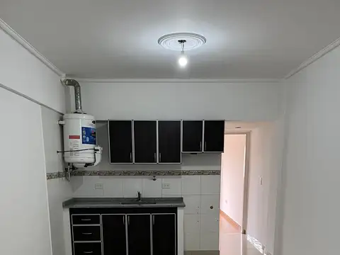 Labarden 2700, Piso 1