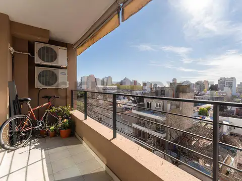 Alquiler departamento dos ambientes con Balcón  al frente cochera en Villa Pueyrredón
