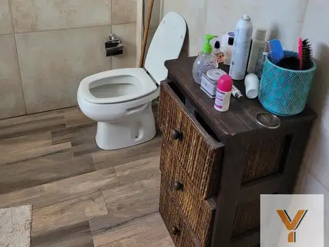 Casa 4 ambientes con 2 baños