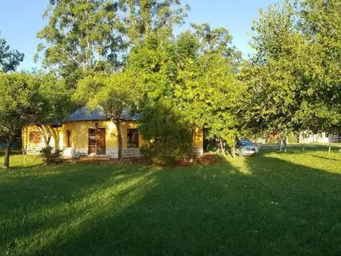 CASA DE CAMPO en Barrio El Bosque