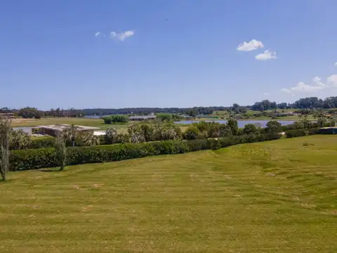 Terreno en Venta en Manantiales, USD 410.000