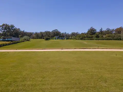 LOTE frente a la laguna en LAGUNA ESTATES