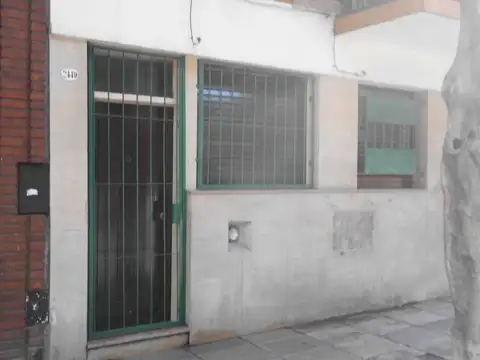 San Luis 2400, Piso PB