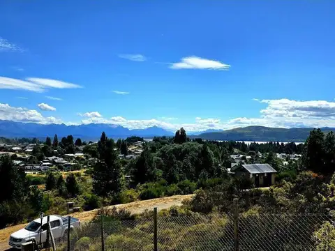 Casa a terminar en venta en Barrancas de Dina Huapi - Gran vista al lago - Financiada