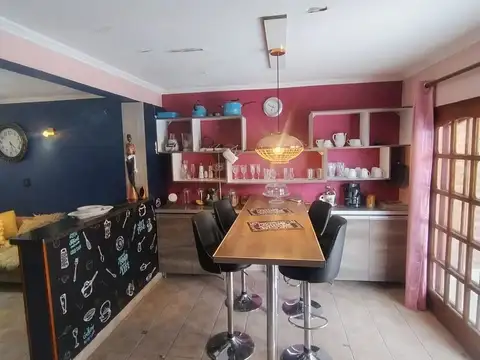 Casa 3 ambientes con 2 baños