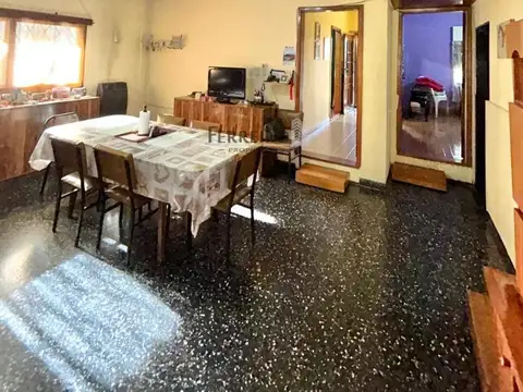 Casa en Venta con 4 cocheras