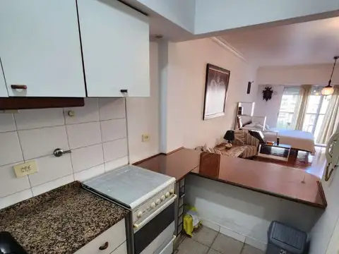 MONOAMBIENTE CTFTE C/BALCON AMOBLADO