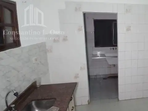 Casa 2 ambientes con 1 baño