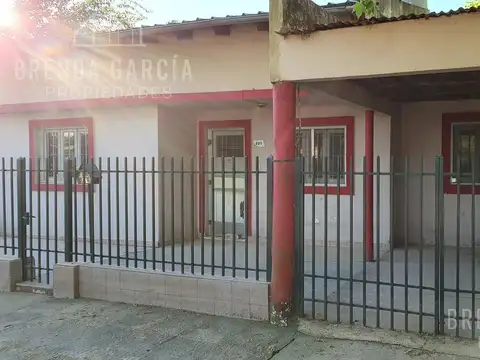 Casa al Frente   2 Monoambientes Atras - Colon