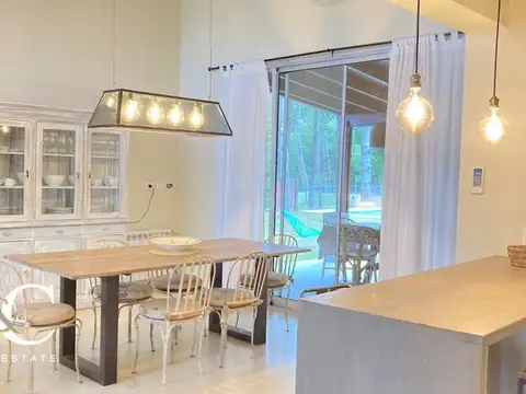 Casa en Venta en Costa Esmeralda, USD 320.000