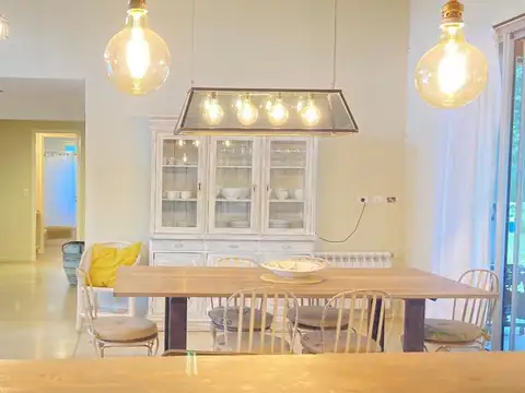 Casa 5 ambientes con 3 baños