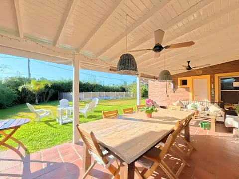 CASA EN VENTA 3 DORMITORIOS CON PILETA B.CERRADO
