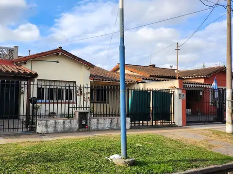 Casa 4 ambientes a la venta Polvorines Apta Crédit
