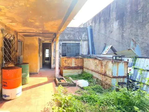 LOCAL EN VENTA VILLA LYNCH DIVISIBLE CON JARDIN