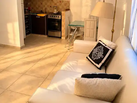 Casa en Alquiler con 1 cochera
