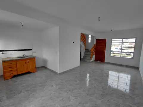 Casa 3 ambientes con 1 baño