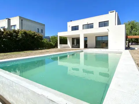 Casa en Venta en El Cantón, USD 369.000