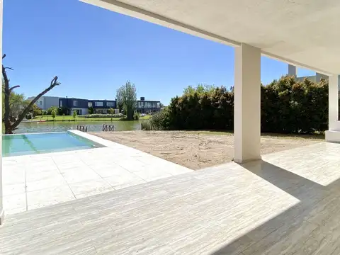 Casa en Venta al Oeste
