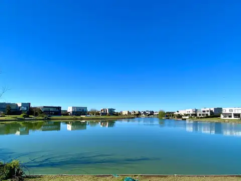Avenida de los Lagos 100