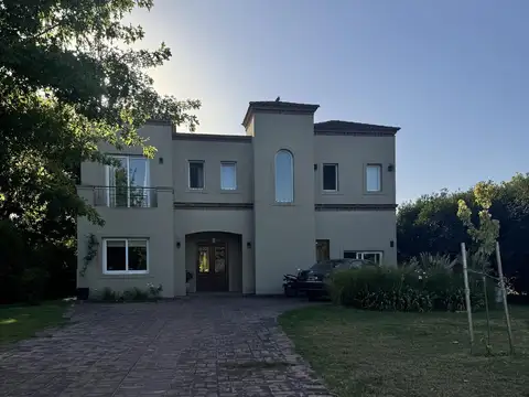 Casa en Venta en el Barrio La Pionera- Estancias del Pilar - 5 Ambientes