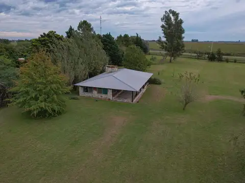 Casa Quinta en Venta En Uranga 7000m2 de Terreno sobre Ruta