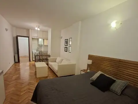 Uriburu 1700, Piso PB