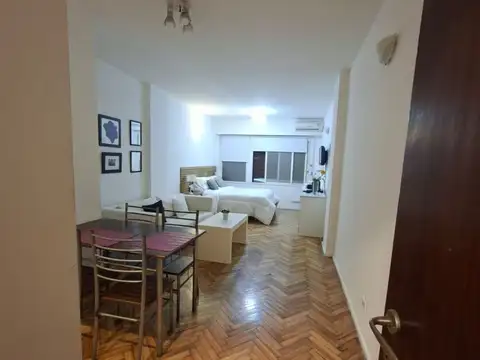 Uriburu 1700, Piso PB