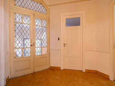 VENTA CASA 5 AMBIENTES FLORES PATIO TERRAZA