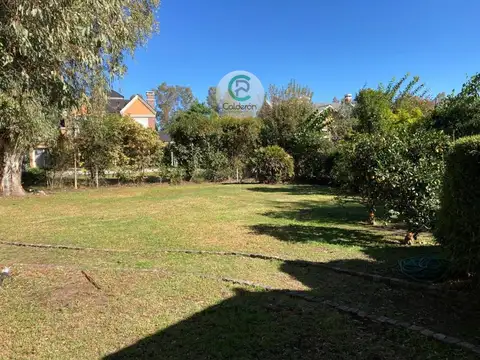 Casa 6 ambientes con 4 baños