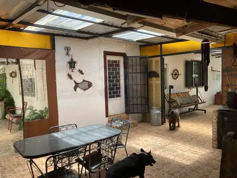Casa 7 ambientes con 3 baños