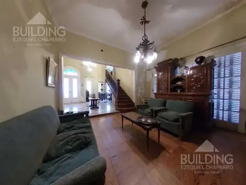 Casa 9 ambientes con 3 baños