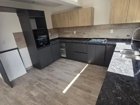 Casa 3 ambientes con 2 baños