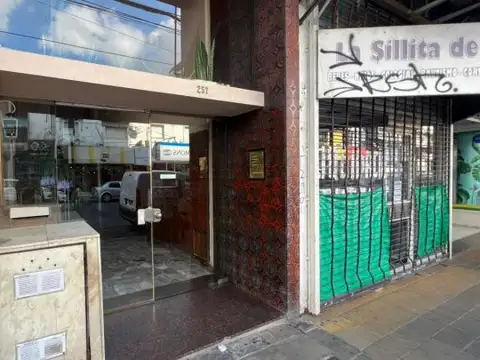 DEPARTAMENTO 3 AMBIENTES EN PLENO CENTRO DE MORÓN
